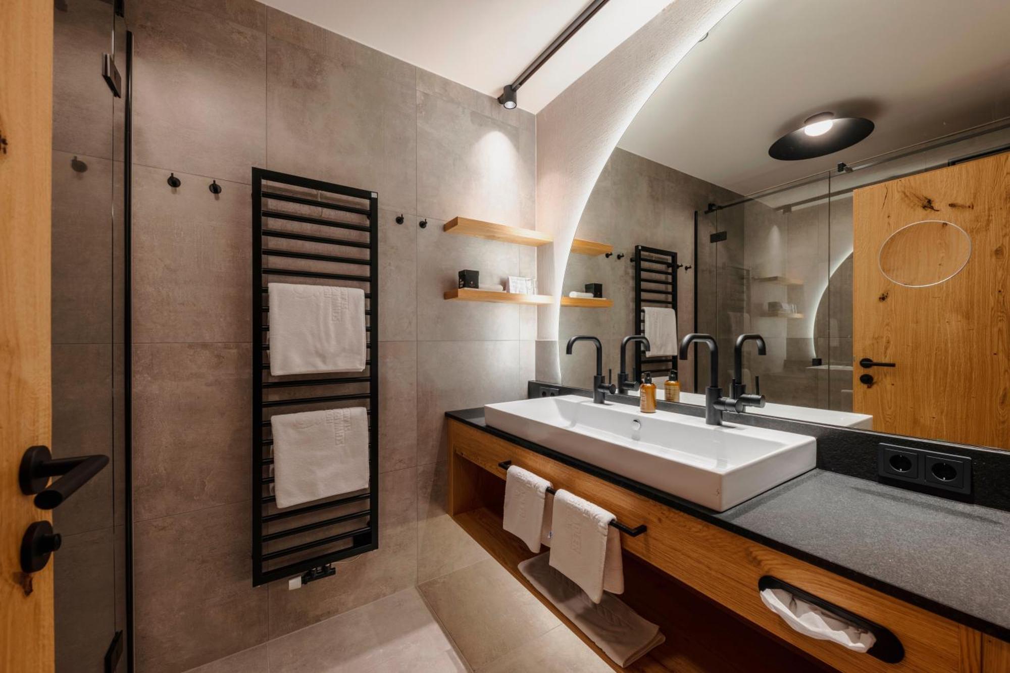 Schwarzer Adler - Sport & Hotel 4*